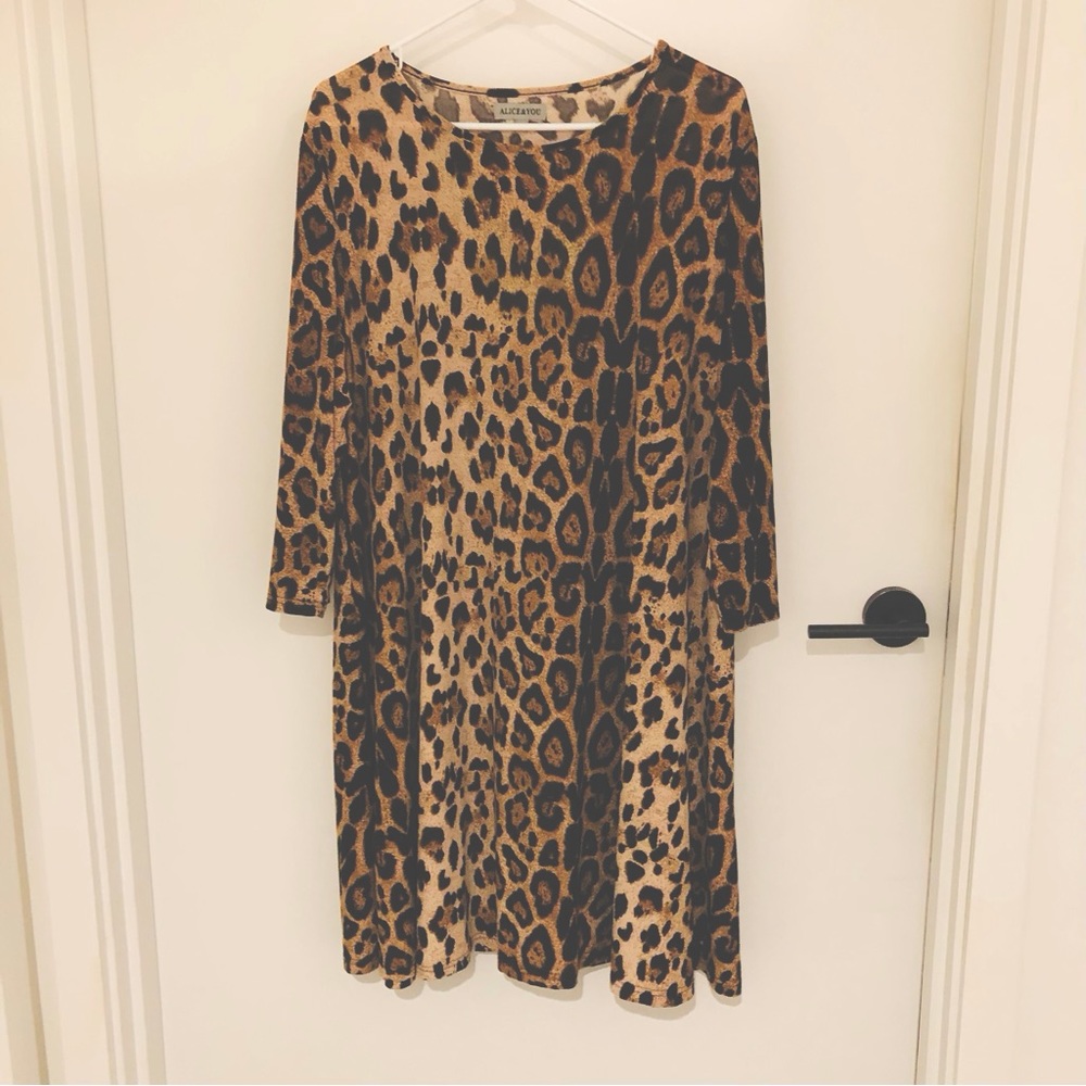 Versatile Leopard Print Dress with 3/4 Sleeves